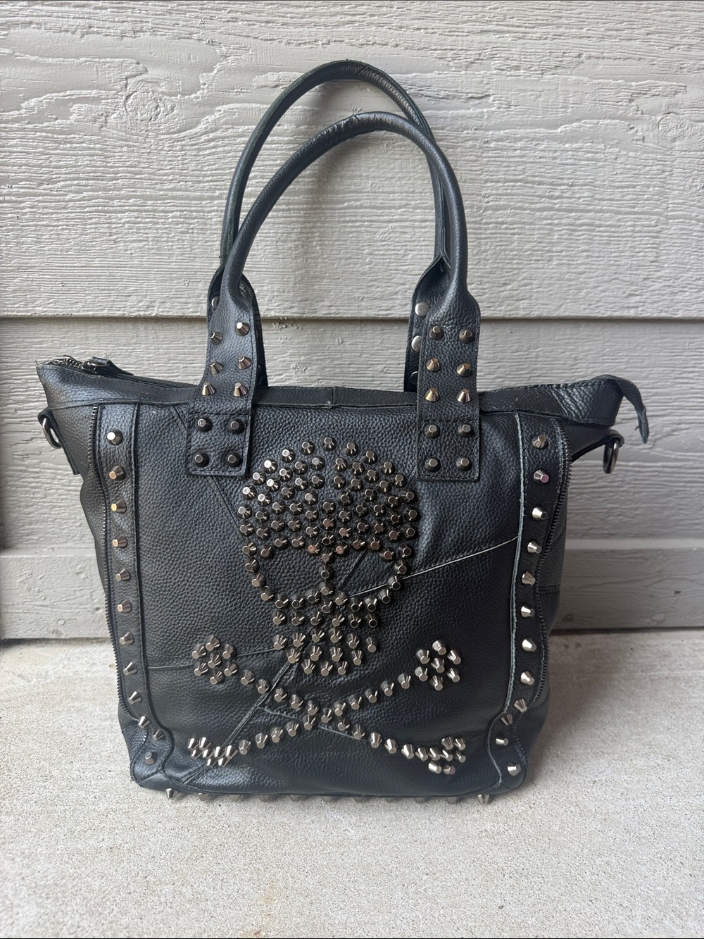AmeriLeather QMetal Crossbones Leather Tote Bag